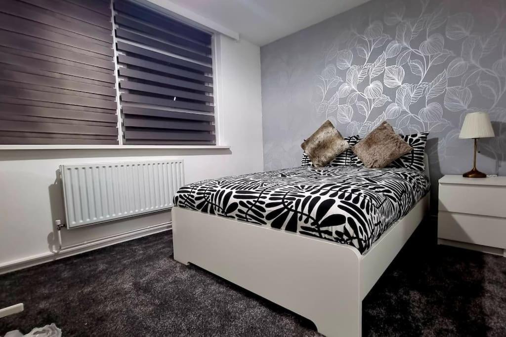 1 Bed Flat With Free Parking In E13 Londres Exterior foto